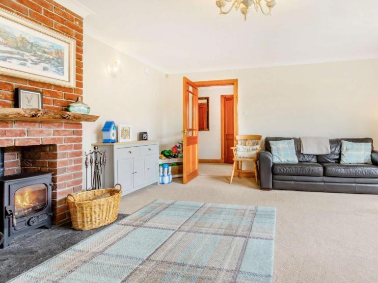 3 Bedroom Luxury Home, Hot Tub, Stunning Views Of Killin, Sitting On The River Dochart Extérieur photo